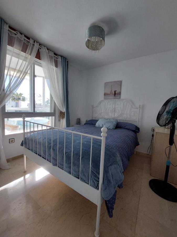 Lovely Apartment In Torremolinos Views Of The Sea, Pool, Terrace, Sofa Bed And Fully Equipped Kitchen Buitenkant foto