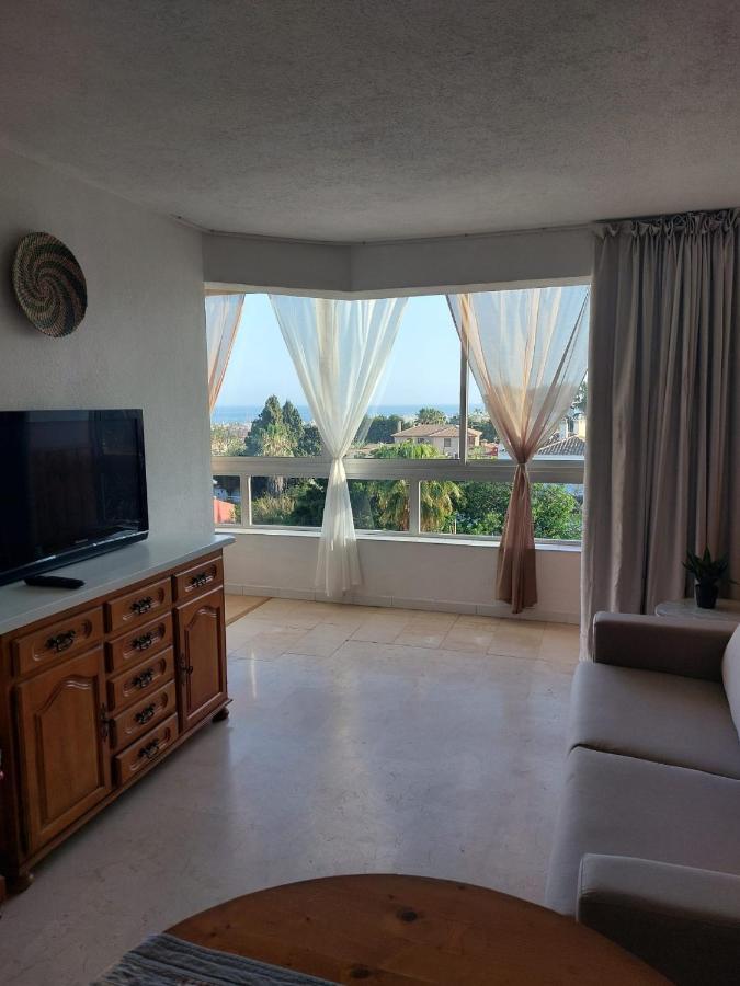 Lovely Apartment In Torremolinos Views Of The Sea, Pool, Terrace, Sofa Bed And Fully Equipped Kitchen Buitenkant foto