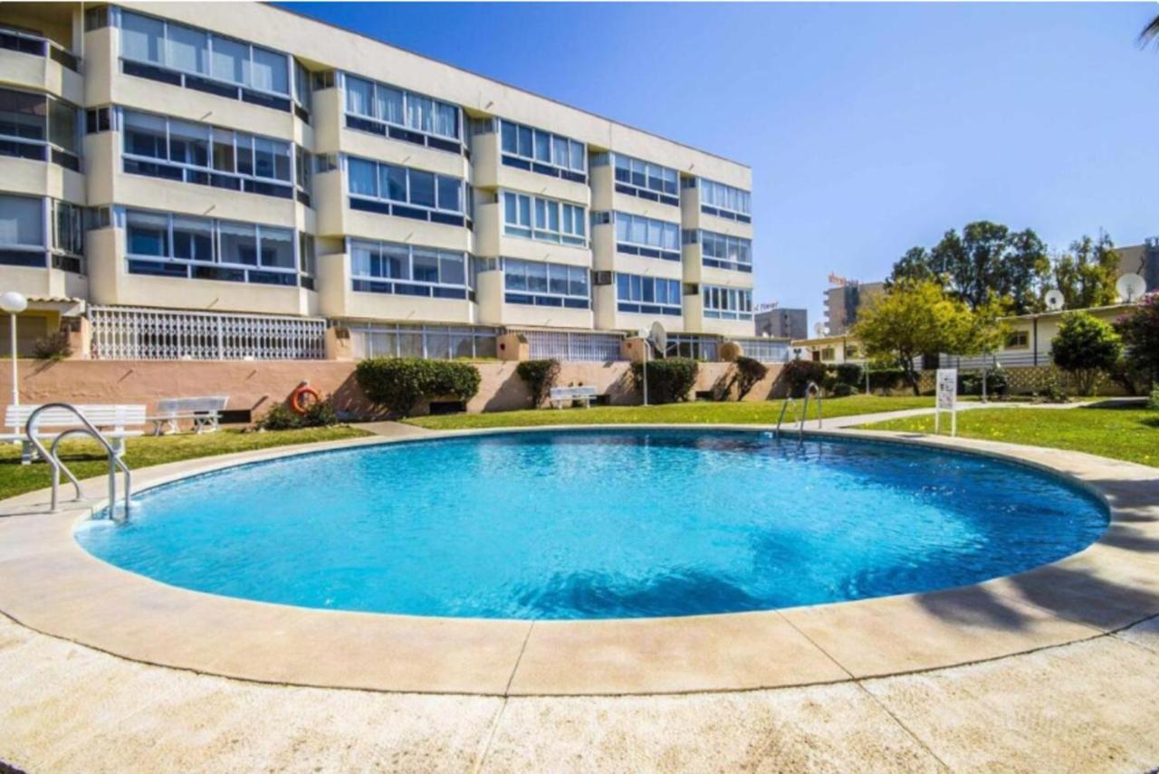 Lovely Apartment In Torremolinos Views Of The Sea, Pool, Terrace, Sofa Bed And Fully Equipped Kitchen Buitenkant foto
